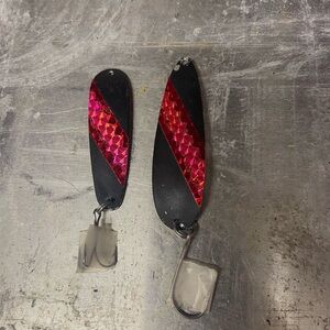 Source Unknown Black and Red Fishing Lures spoon